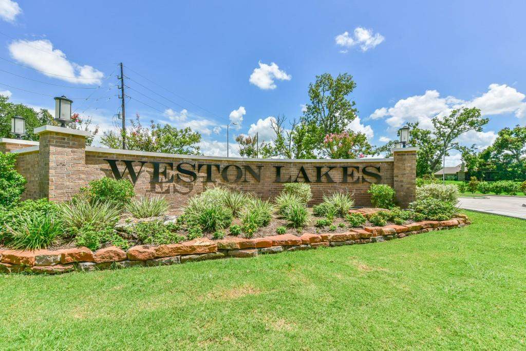 Weston Lakes